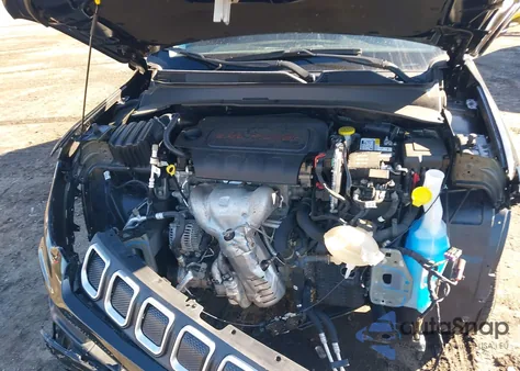 2022 Jeep Compass Latitude 4X4 from USA, damaged, VIN 3C4NJDBBXNT121962